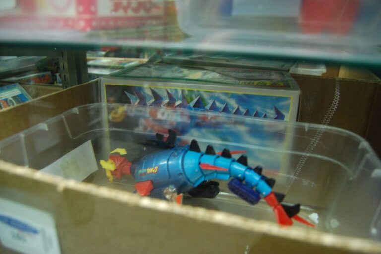 Morphy AuctionS 9.13.2009: Jumbo Vinyl Diecast Delight